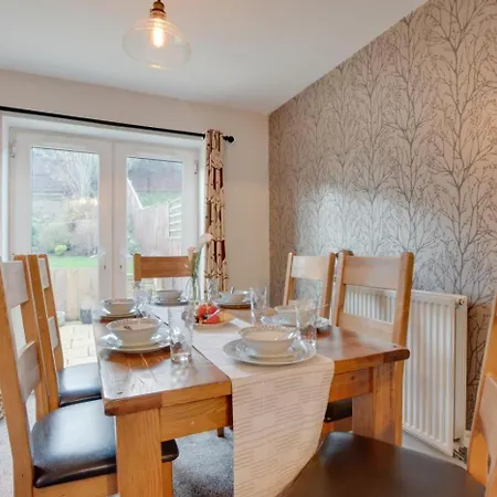 3 Bed In Oc-s100 Scarborough