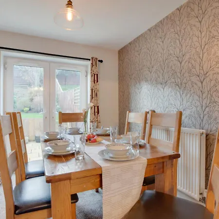 3 Bed In Oc-s100 Scarborough