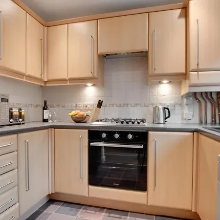 3 Bed In Oc-s100 Scarborough