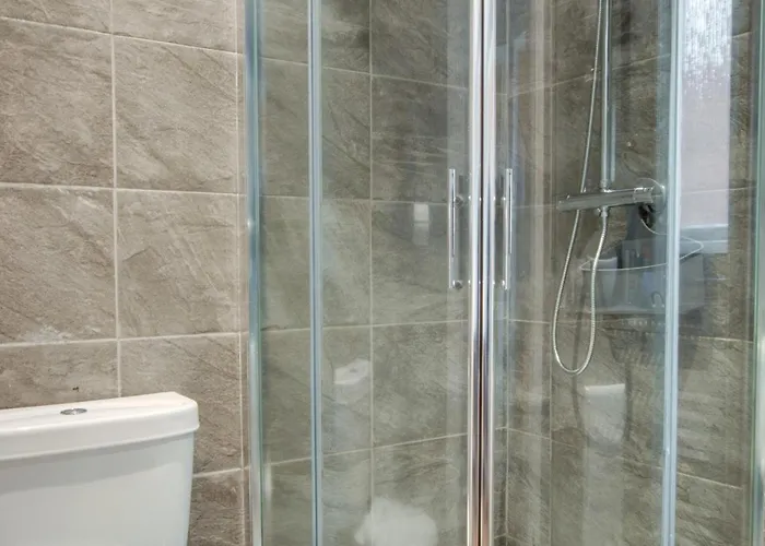 3 Bed In Oc-s100 * Scarborough